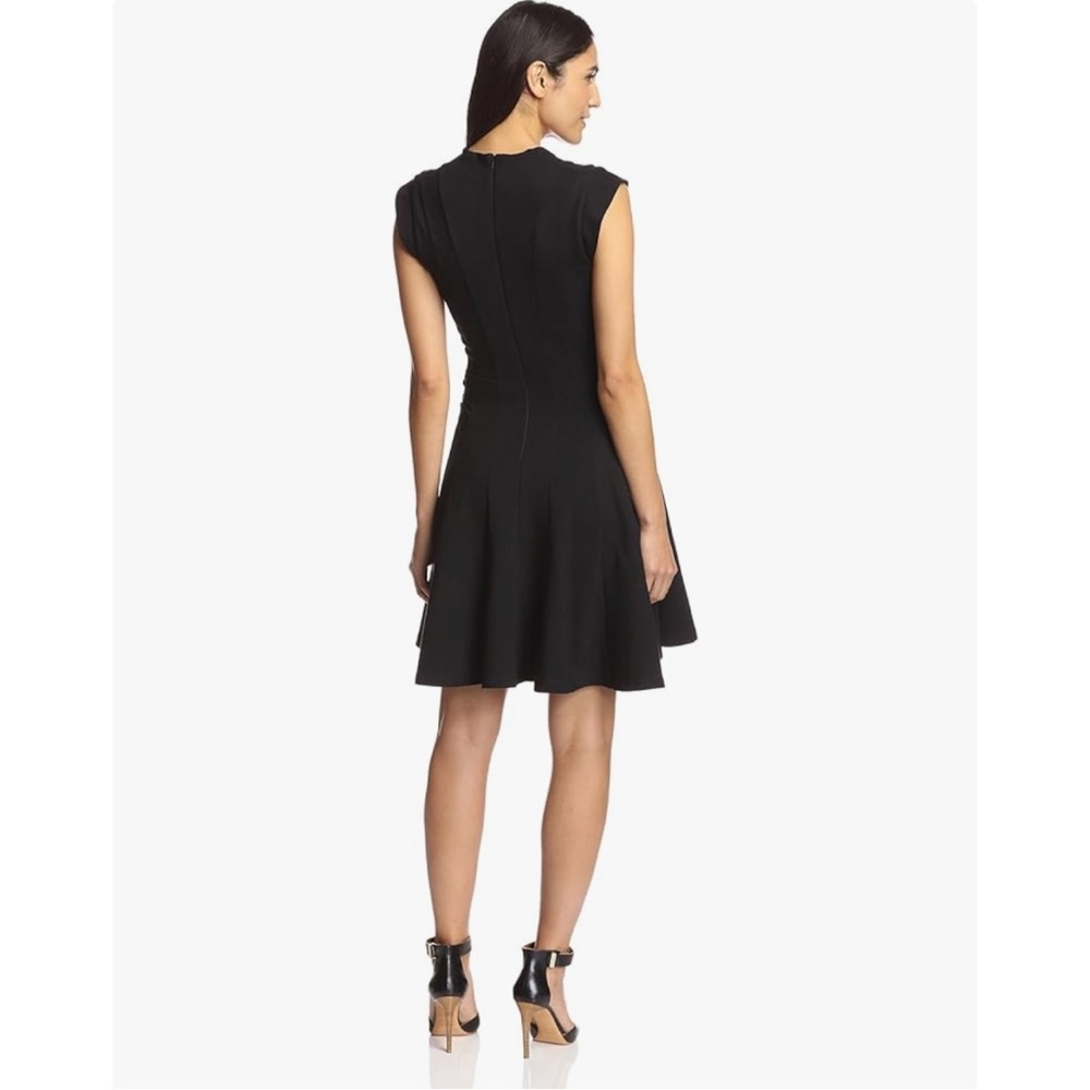 FRENCH CONNECTION Marie Embroidered Cut-Out  Dress, size 6 - Picture 2 of 10